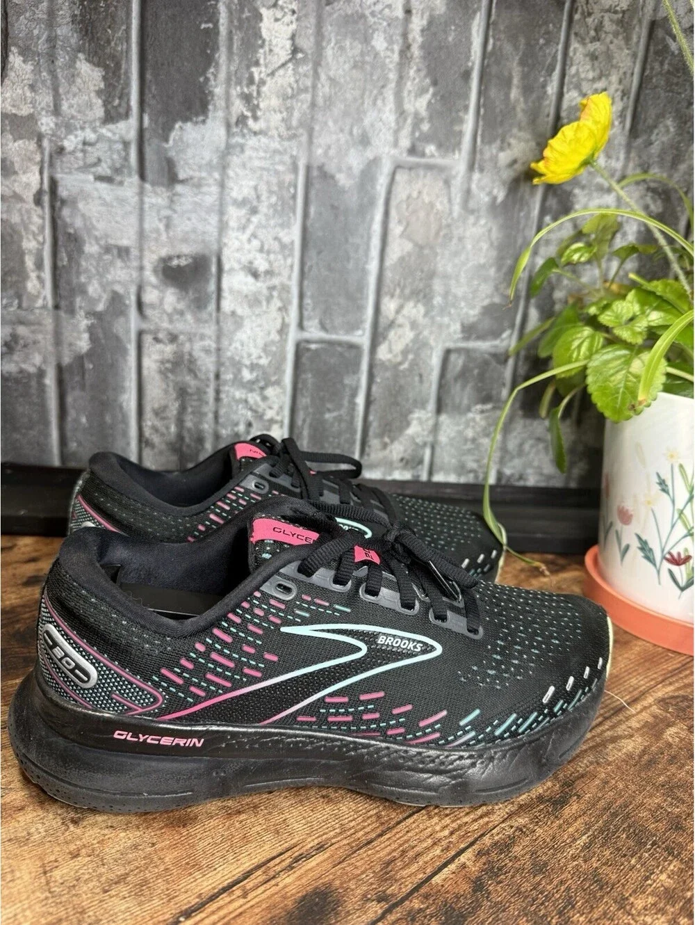 Brooks Glycerin 20 Black/Pink/Blue Low Top Lace-Up Men's Athletic Sneaker